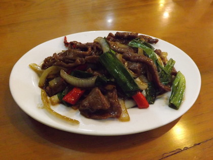 葱爆牛肉（牛肉とネギの炒め物）